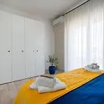 Mediterranea Apartment - Train&Bas Station 1Minwalk 아파트 바리
