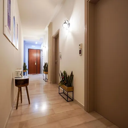 Апартаменти Mediterranea - Train&bas Station 1minwalk *