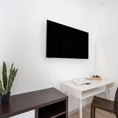 Mediterranea - Train&bas Station 1minwalk * Барі