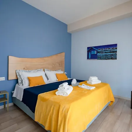 Апартаменти Mediterranea - Train&bas Station 1minwalk Барі